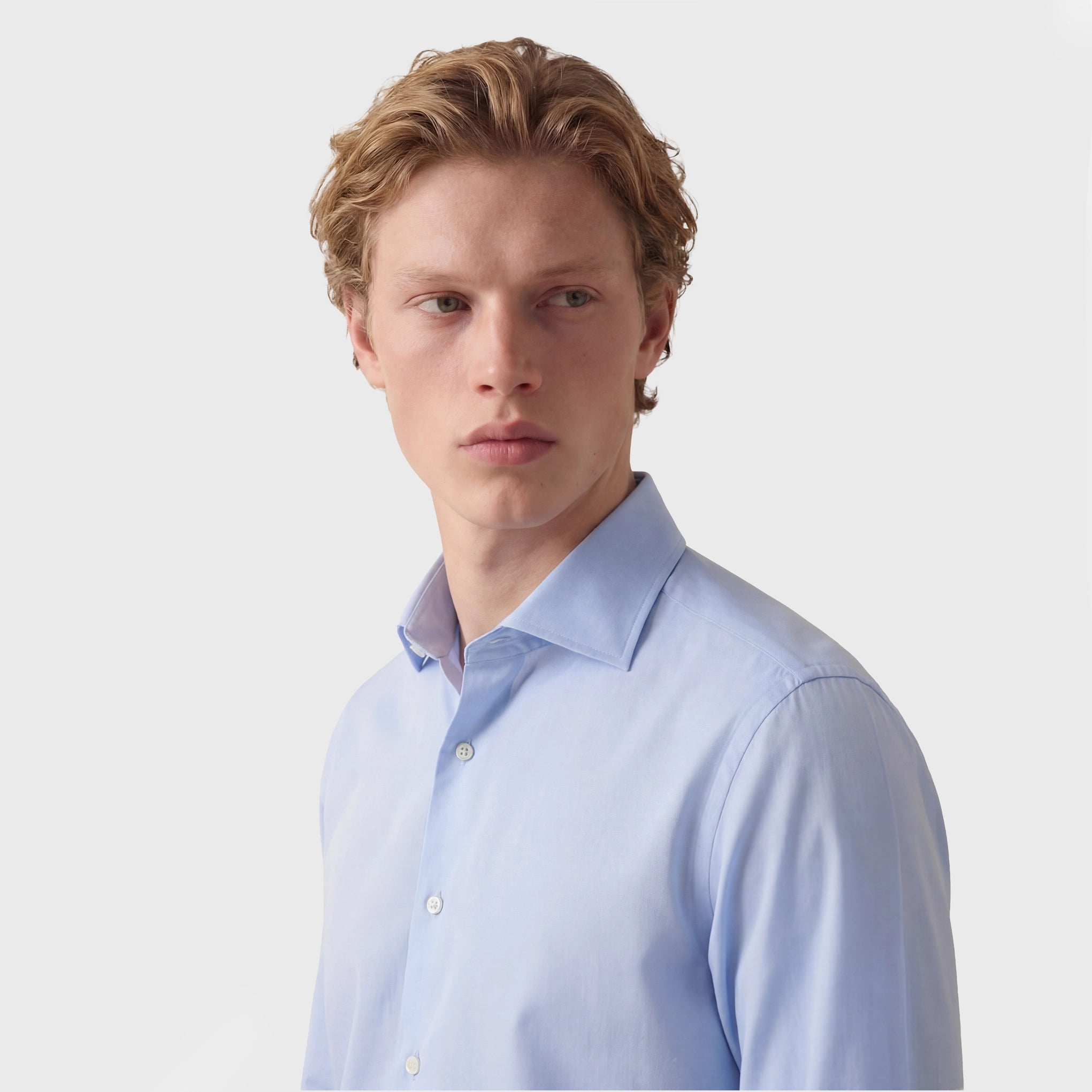 Milano 170 a 2 slim fit dresses in light blue or white French collar