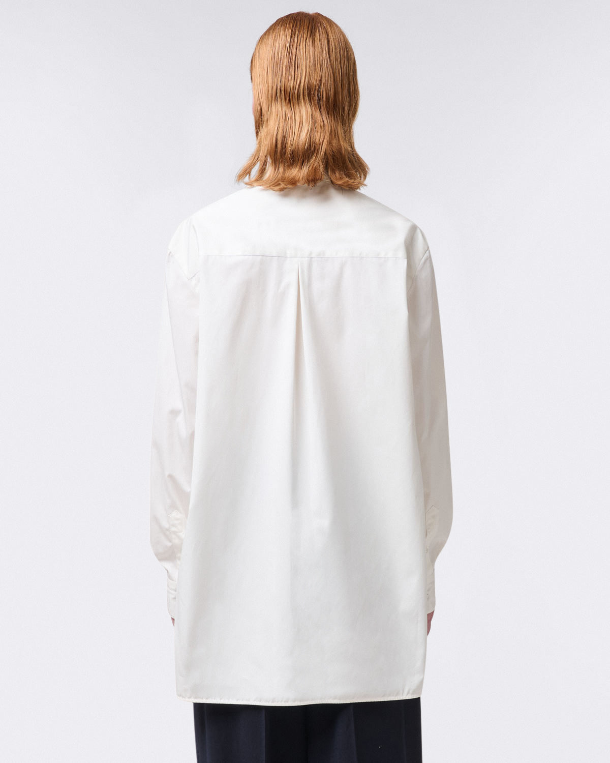 Camicia da donna Antonia in seta bianca con due tasche anteriori