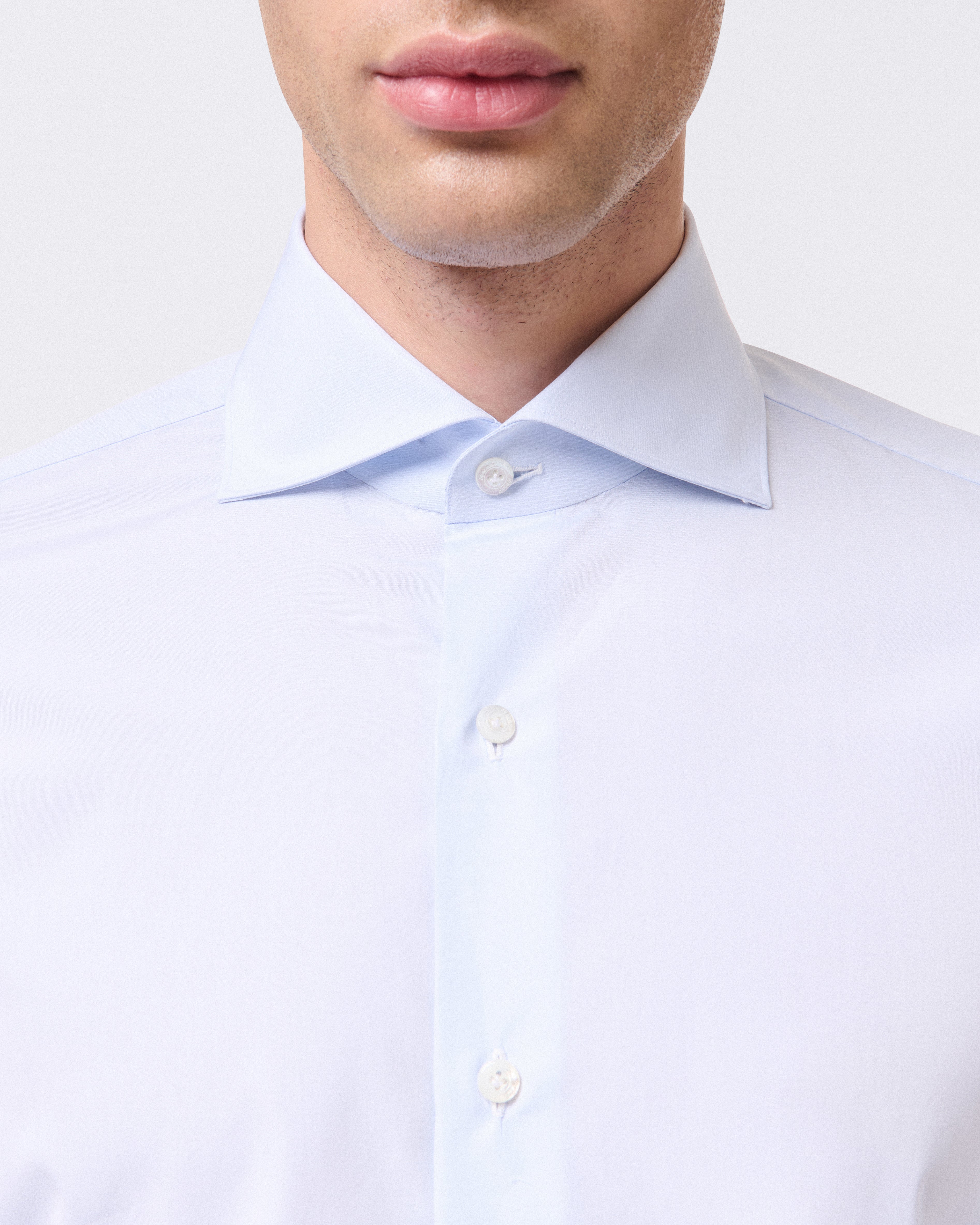 Classic slim fit Milano shirt in light blue cotton with French collar