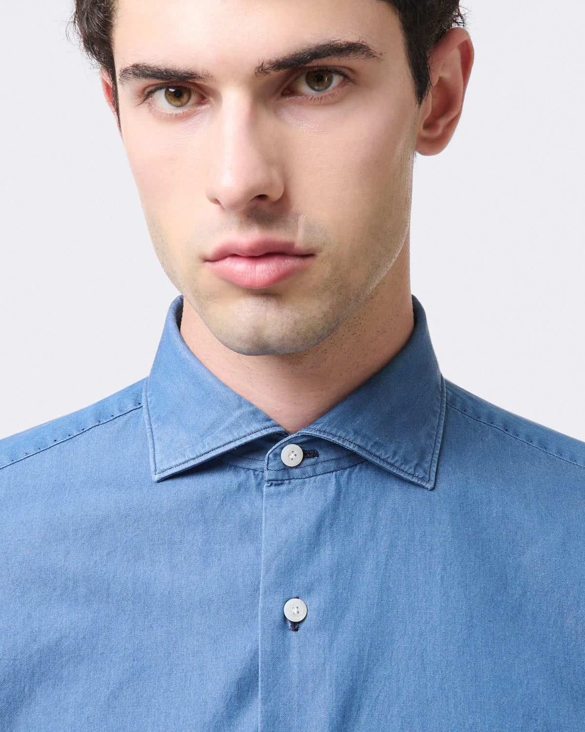 Camicia classica Milano slim fit in denim bleach e stone