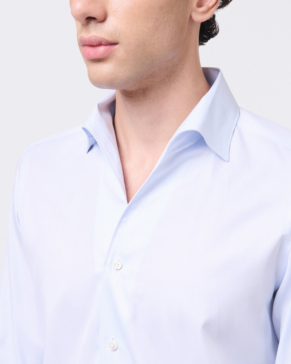 Classic slim fit Milano twill cotton shirt. One Piece Collar