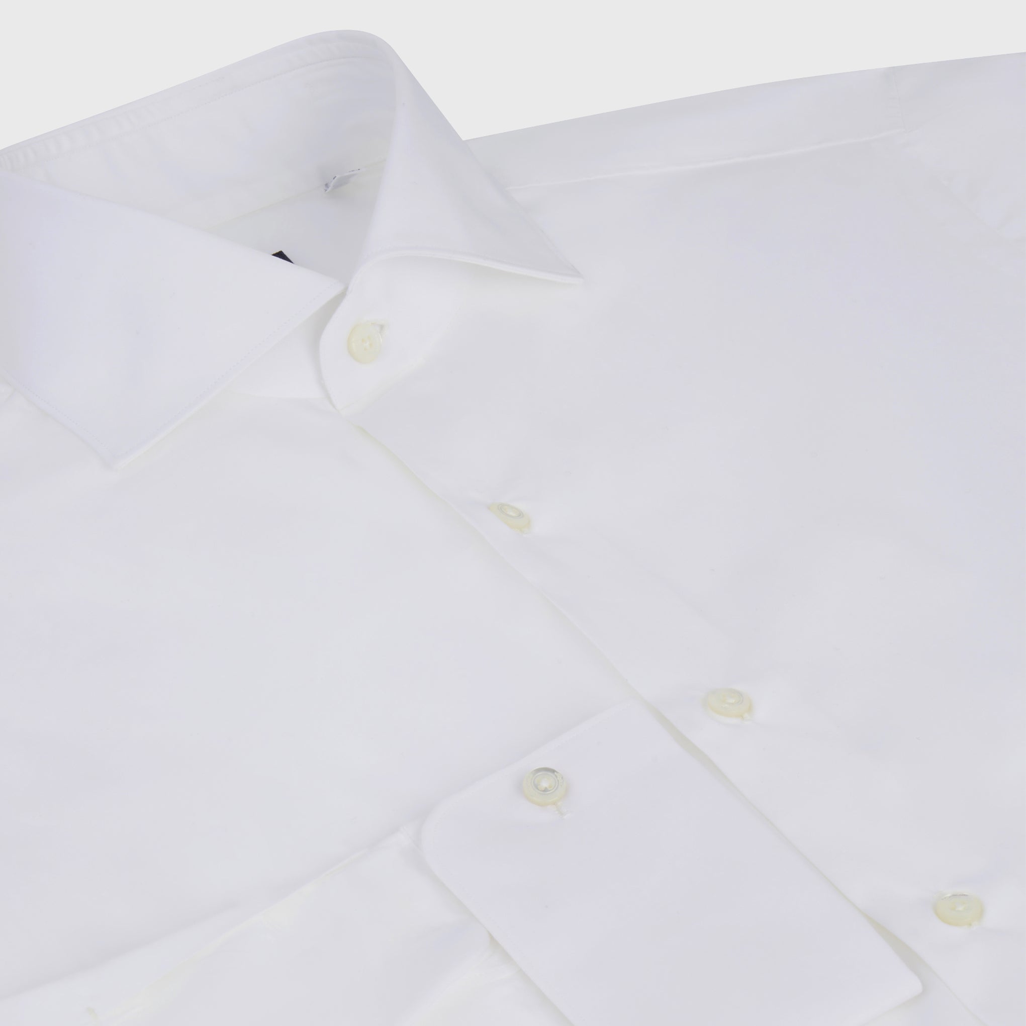 Classic slim fit Milano shirt 120/2 Alumo cotton fabric. Cufflinks.