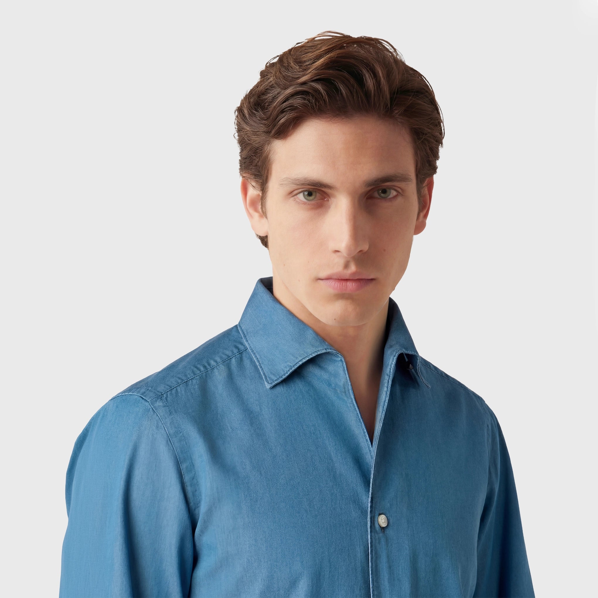 Camicia classica Milano slim fit in denim. Collo Ustica