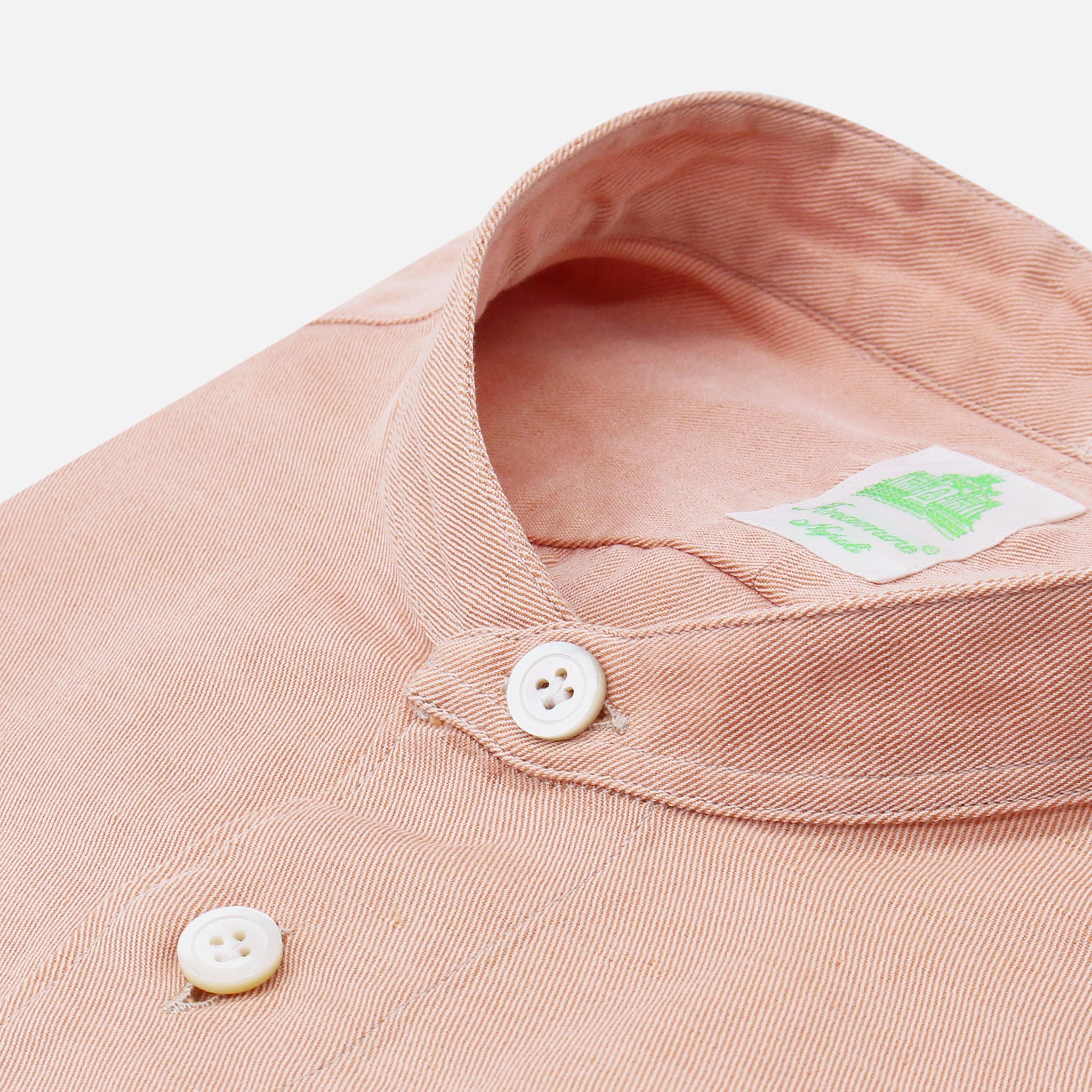 Spring sport shirt in linen and cotton. Short sleeve and front pocket