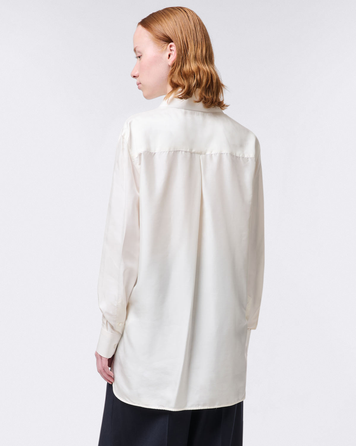 Antonia women's white cotton shirt with two front pockets