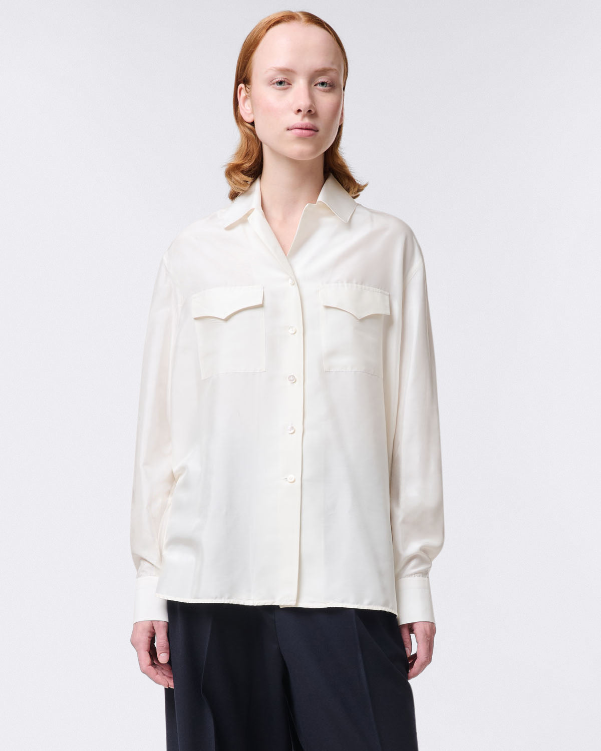 Antonia women's white cotton shirt with two front pockets