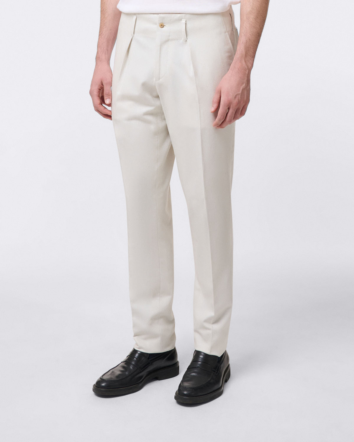 Bogart sports trousers with pleats and patch pockets on the back