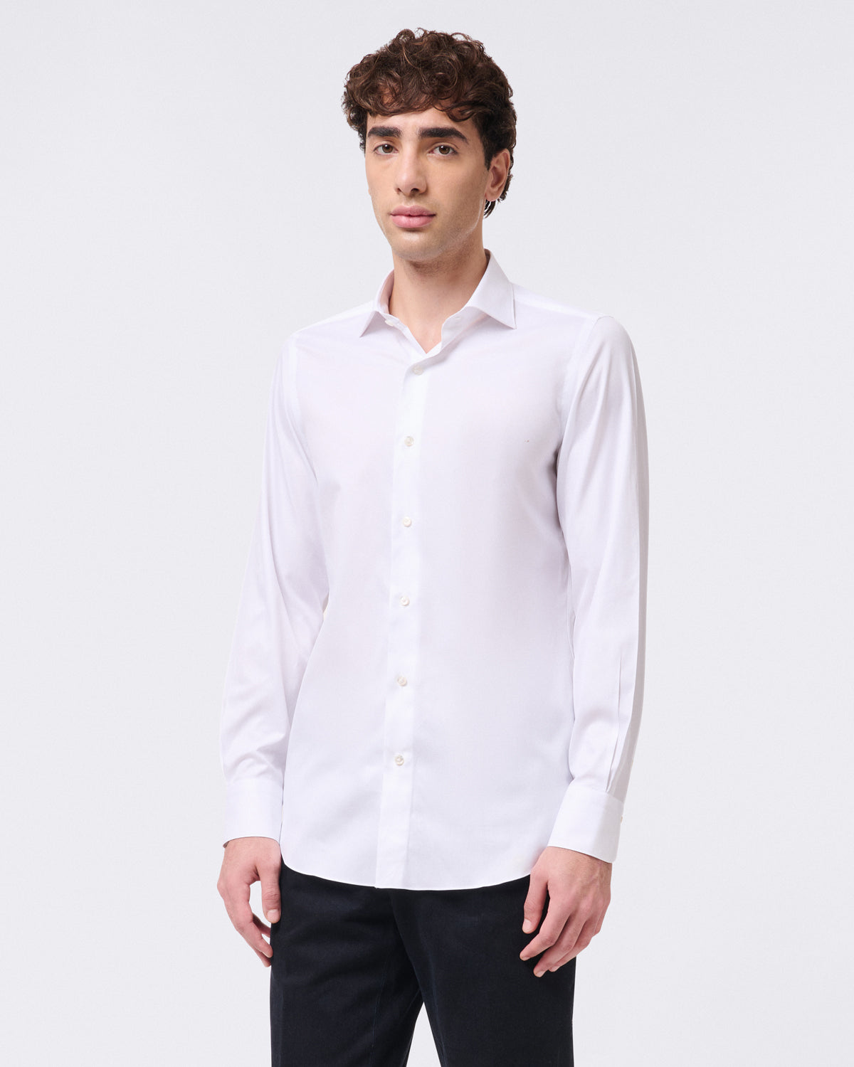 Classic slim fit Milano shirt in white or pink cotton twill finamore