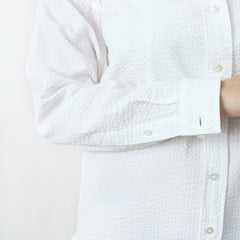 Women's regular white cotton seersuker shirt