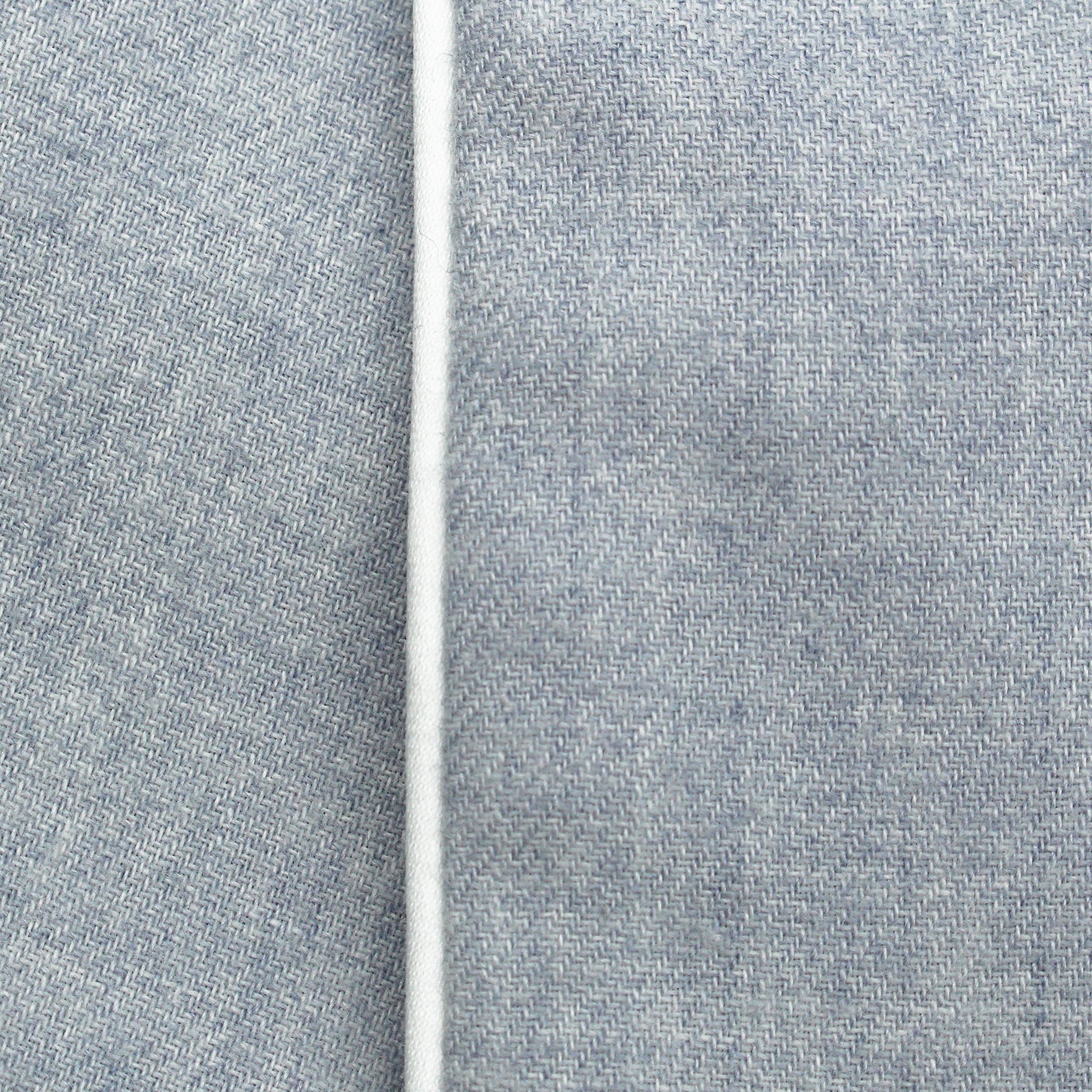 Sartorial cotton and cashmere gown with pockets and contrasting piping