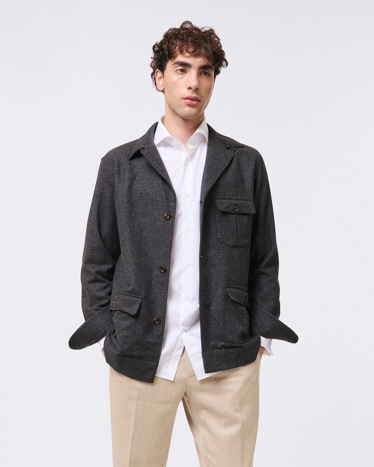 Classic slim fit Milano shirt in Alumo cotton fabric. Cufflinks.