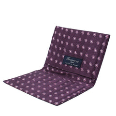 Silk document holder purple background and light purple drop