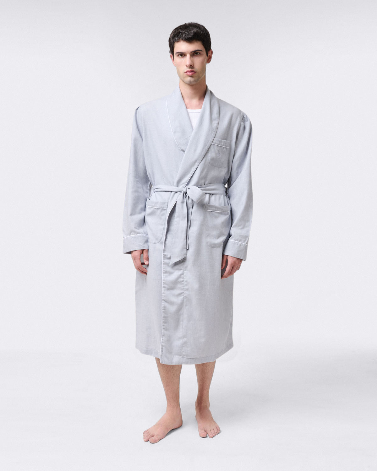 Sartorial cotton and cashmere gown with pockets and contrasting piping