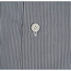 Camicia Milano slim fit a righe bianche e blu. Trattamento enzimatico
