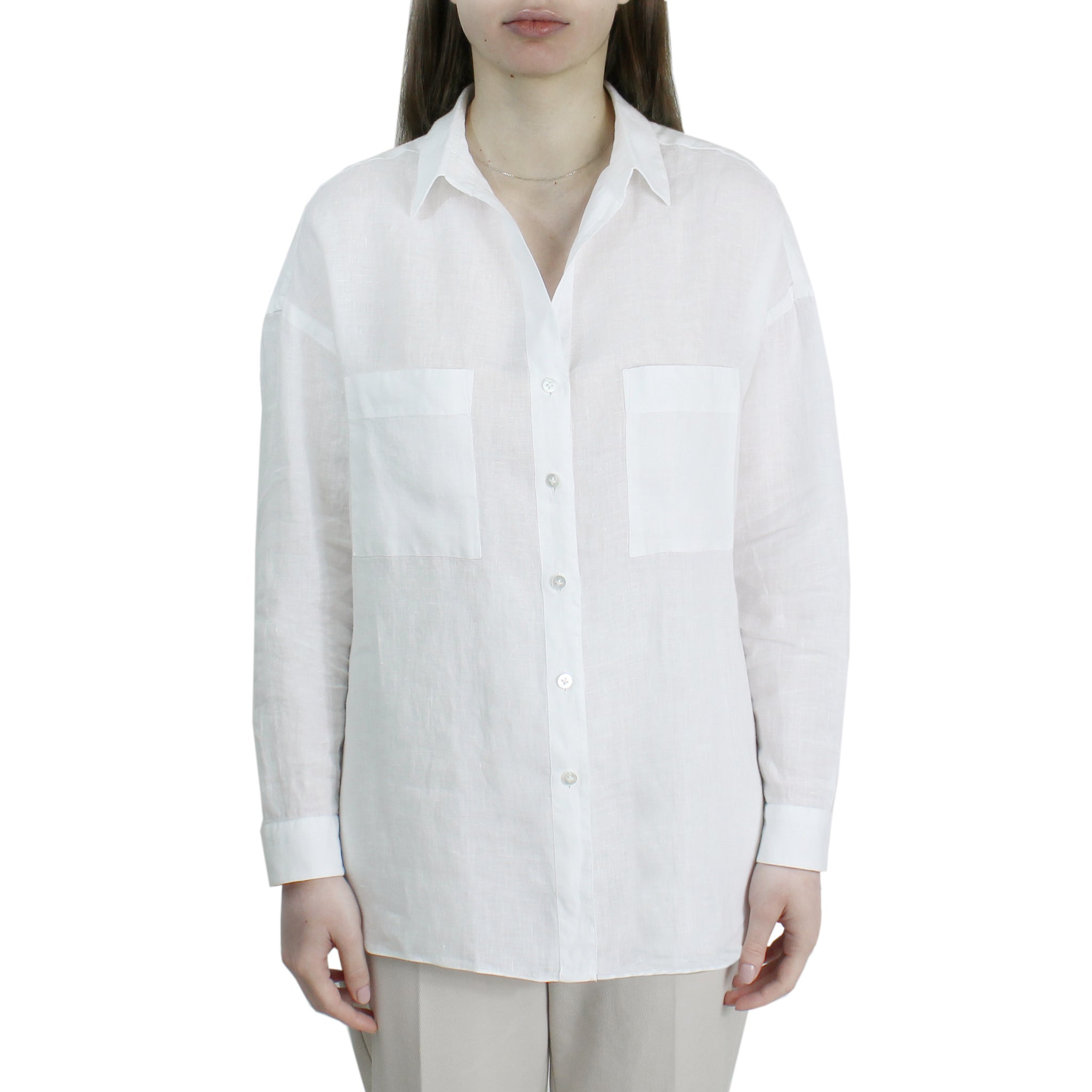 White linen shirt with pockets and webbing to adjust the sleeve